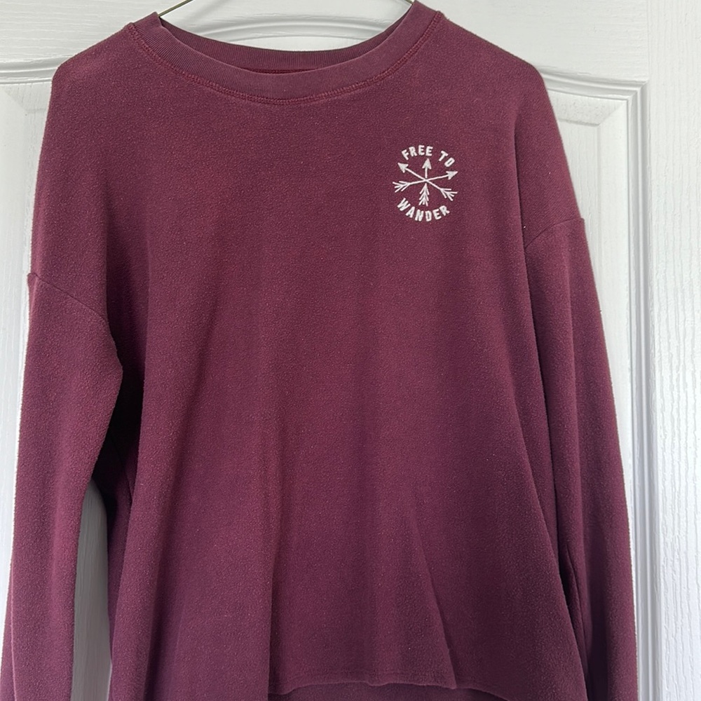 American Eagle 🦅 Sweater “Free to Wander” SM
